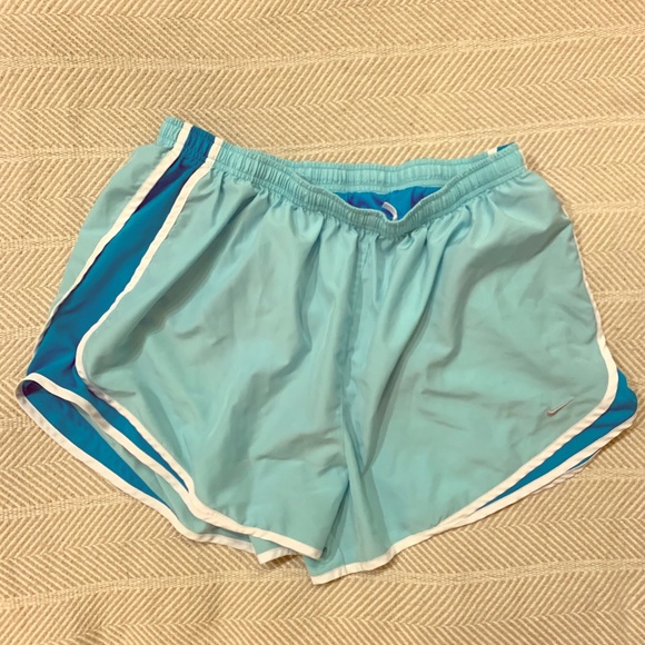 Nike Pants - Nike tempo running shorts